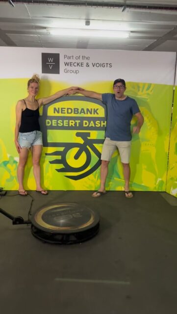 Wir rocken das - gemeinsam.
🔥 Das legendäre Desert Dash #mtb Rennen in Namibia. 401km innerhalb 24 Stunden.
🏁Freitag, 05.12., um 14 Uhr, Windhuk.
🔝Wir sind Romy @ultraradverliebt und Markus @weinbergmarkus und starten für das @bike.magazin 
Wir sind: 
👉 noch nie zusammen Rad gefahren
👉 noch nie 400 km MTB an einem Tag
👉 nie als Mixed Team 
👉 noch nie auf dem geliehenen Rad gesessen 
(Danke @timmo_grossmann für den mega Support).
Dafür haben wir:
👊 Leidenschaft
👊 Leidenskraft
👊 Motivation 
👉 Ein tolles Betreuerteam. Für die werden die 24h im Auto, auf den Pisten, auch hart.
#bikemagazin #mountainbike #cycling #desertdash #namibia #outdooradventure #abenteuer