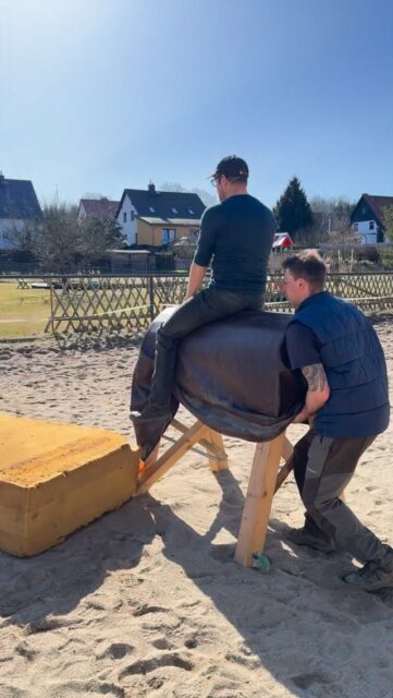 Getting ready for the next Movie Shooting „BLUD“. 
Working on details with @awego_horsesandstunts 
More is coming up. 
With @andreas.dahn @kristijonas and a hugh team.