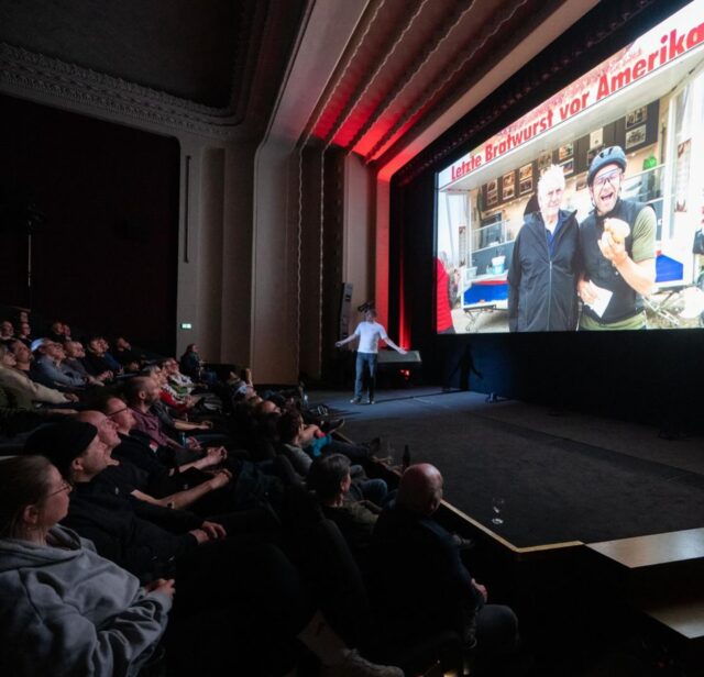 Vorfreude auf das kommende Wochenende.
Volles Programm zu „FAHRRAD-FREIHEIT-EUROPA“ mit Vortrag, erstmaliger Film Präsentation, Workshop und einer Ausfahrt anlässlich des Europatages im Dreiländereck Dtl./PL/CZ im Zittauer Gebirge und anschließenden Film in Kurzfassung.
(Tour de Tripoint).
.
Fr. 08.05. Vortrag im Globetrotter Dresden 19:30 Uhr
 Sa. 09.05. Bikepacking Workshop im GT Dresden 11:00
Sa. 09.05. FILM-Preview im Filmpalast ZITTAU 19:00
So. 10.05. 15:00 Uhr Kurz-FILM bei Tour de Tripoint (Hrádek nad Nisou)
.
Zu Tickets/ Anmeldung kommt ihr am besten über meine Seite : european-connection-trail.com/termine/ (Link auch in BIO)
#gravel #europeanconnection #europe #tourdetripoint #europatag
