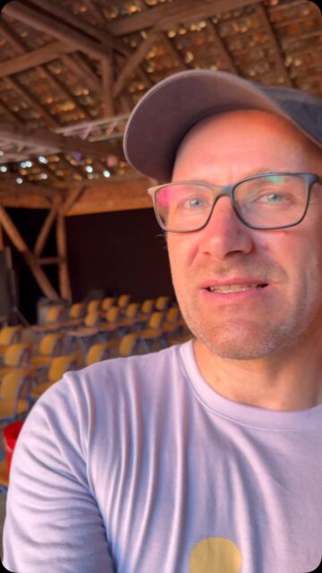 Was für ein besonderer Veranstaltungsort für meinen Vortrag. Die Kulturscheune in Brelingen bei Hannover lädt 20 Uhr zum Vortrag: „Fahrrad Freiheit Europa- unterwegs auf dem European Connection Trail“ bevor morgen vor Ort das @24hbrelingerberg Rennen von @arneschiereck startet. 
Du kannst zu keinen meiner Vorträge? Bestell dir gern ein Buch im Handel.
#europeanconnectiontrail #fahrradfreiheiteuropa #24hbrelingerberg