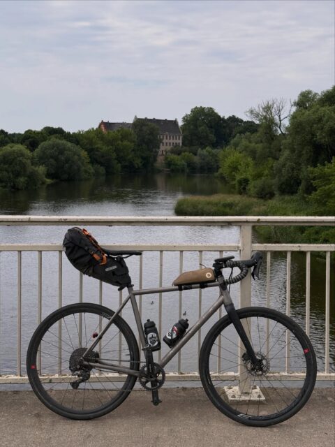 Milliarden Kirschen säumen den Weg. Leipzig- Dresden auf den entspannten Nebenstraßen. Heim vom Vortrag: „Fahrrad Freiheit Europa“.