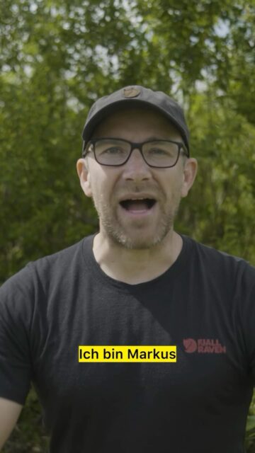 Es geht los - das nächste aufregende Filmprojekt steht an:
🏊♂️ Weltrekordversuch auf der Donau: Dresdner schwimmt 2.850 Kilometer für Europas erste Mikroplastik-Kartierung.
Am Samstag startet in Donaueschingen eine europaweit einzigartige Expedition aus Extremsport und Umweltforschung.
🤿 Der erfahrene Dresdner Extremschwimmer Dr. @joseph___hess startet an der Donauquelle in Donaueschingen zu einem außergewöhnlichen Weltrekordversuch, nachdem er bereits Elbe und Rhein durchschwommen hat. Mit einem symbolischen Sprung ins Wasser und einem Schluck aus der Quelle beginnt seine rund 2.850 Kilometer lange Reise durch zehn Länder bis ins Schwarze Meer.
Die Expedition ist zugleich ein wissenschaftliches Umweltprojekt. Entlang der gesamten Strecke entnimmt Heß nach wissenschaftlichen Vorgaben Wasserproben. Das Team der Mikroplastik-Expertin Dr. Katrin Schuhen @rebellindeswassers (@wasser3punkt0 aus Karlsruhe/ Baden-Württemberg) analysiert diese und erstellt daraus erstmals eine durchgehende Mikroplastik-Kartierung der Donau. Die Ergebnisse fließen in eine wissenschaftliche Auswertung und Handlungsempfehlungen für Politik und Gesellschaft ein.
🎥 Produziert wird die Expedition vom Dresdner Filmemacher und Journalisten Markus Weinberg @weinbergmarkus sowie @kristijonas und @javiersobremazas .
Aus dem Material entsteht der Dokumentarfilm „2850km – INVISIBLE“.
#donauschwimmen #donauadventure #donau #mystrokecounts