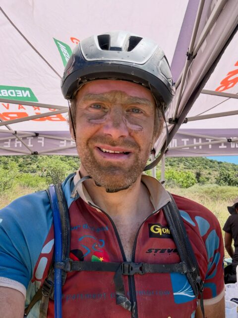 Ein ehrliches Rennen heute. Taktisch, technisch, kraftmässig - 127 km, 99% Gravel. Wie ein Klassikerrennen, hart und zum Schluss war alles in kleinen Gruppen. 5. Etappe @gravel_burn bleibt in Erinnerung. 
📸 8 by Gravel Burn